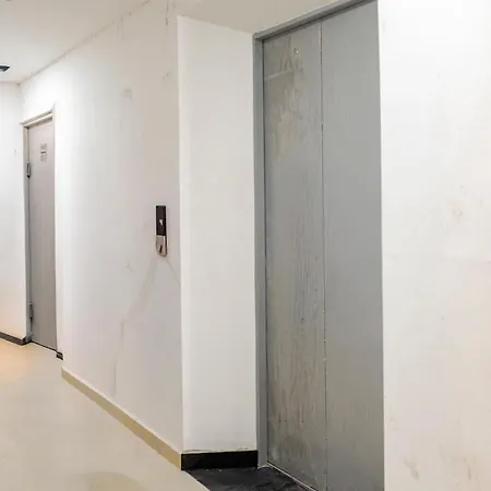 Apartamento 2Br Con Vista Al Mar Y Cerca Al Aeropuerto Apartment *