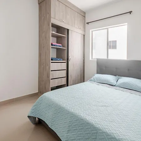 Apartamento 2Br Con Vista Al Mar Y Cerca Al Aeropuerto Apartment *